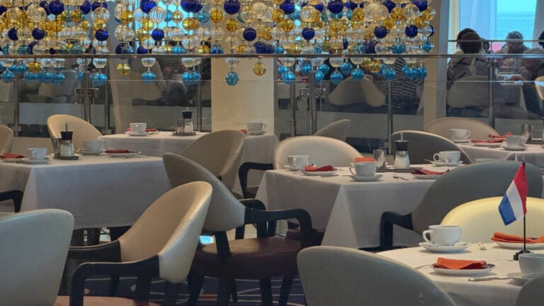 Holland America Revives Beloved Farewell Dinner Tradition Across All Ships