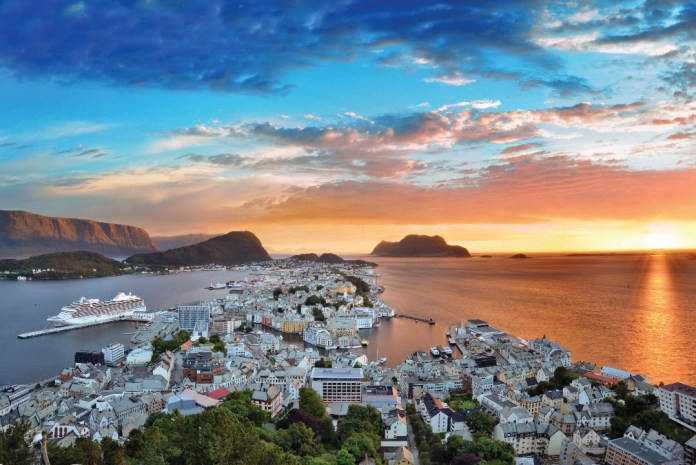 Oceania Cruises Reveals 2027 Northern Europe Cruises Featuring Iceland, Greenland and Scandinavia