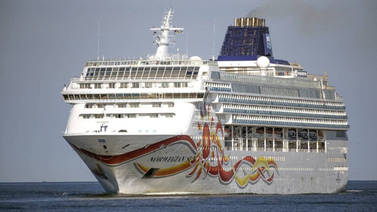 Norwegian Sun to Spend Two Overnights in Port for Unplanned Repairs
