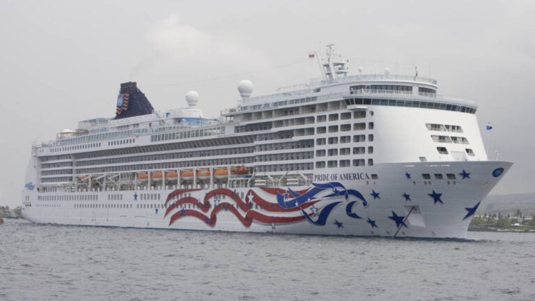 Significant Weather Disruptions Delay Norwegian Cruise Ship in Hawaii